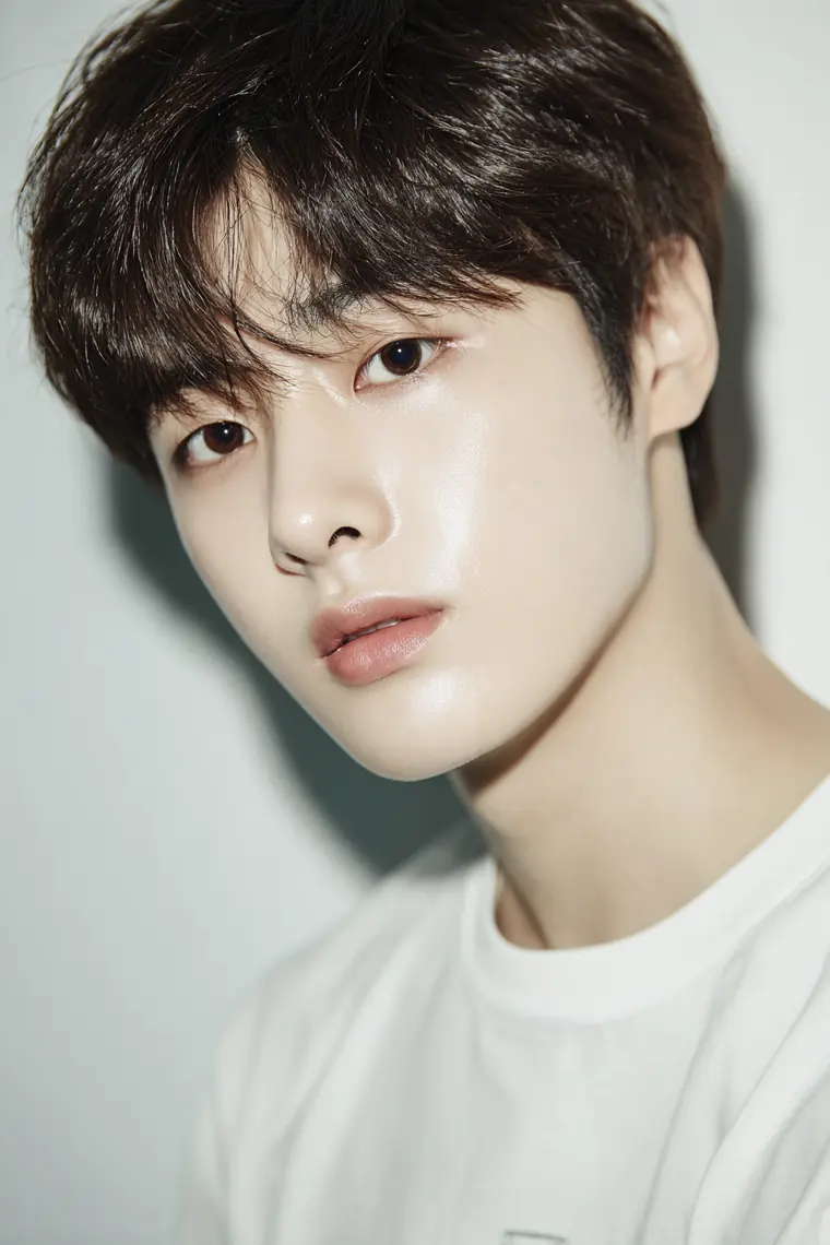 부산 호스트바 호스트 프로필 사진 — 한국인 20대 남성 3